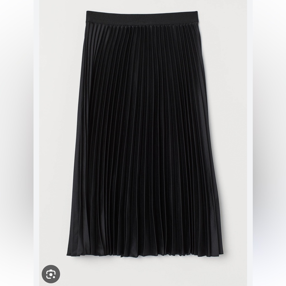 h&m pleated black skirt